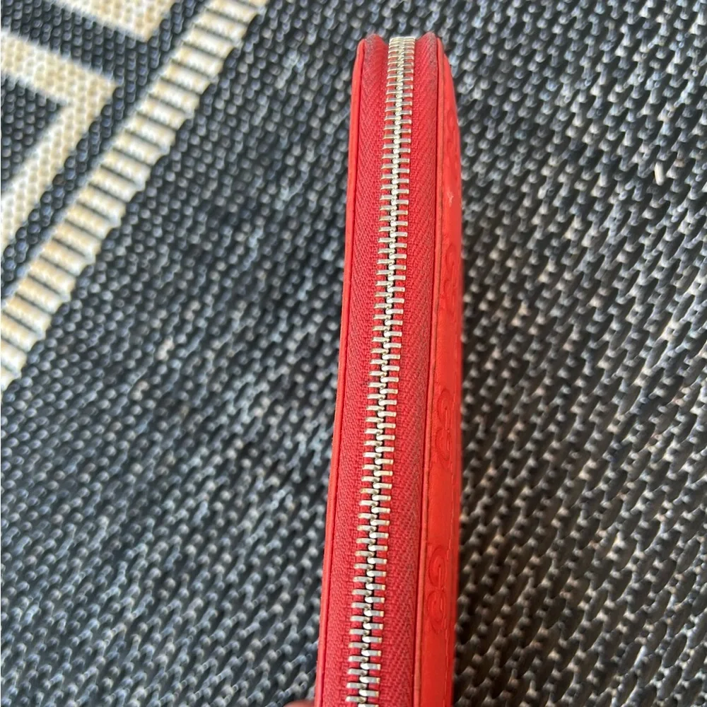 Gucci Red Embossed Leather Wallet - Picture 5 of 11